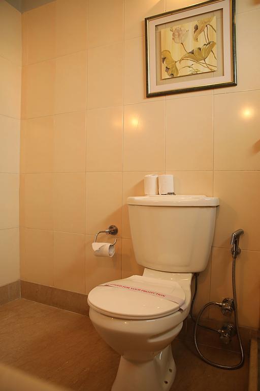 Ahuja Residency Golf Links Hotel New Delhi Bagian luar foto